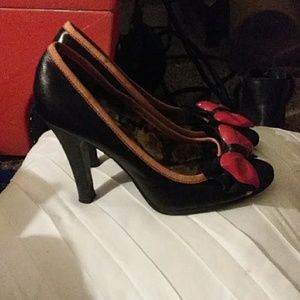betseyville heels with bow